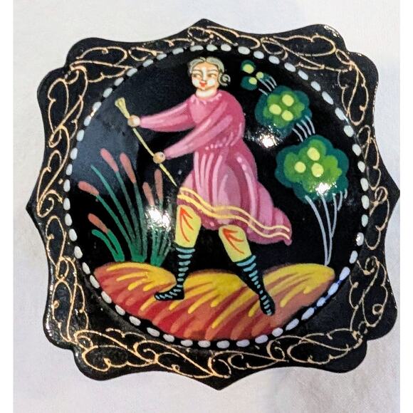 Vtg Russian Wood Lacquer Hinged Trinket Box Man Calla Lily Flower Black Pink - Picture 1 of 8
